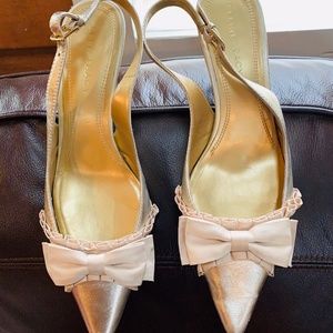 Shoe w/bow